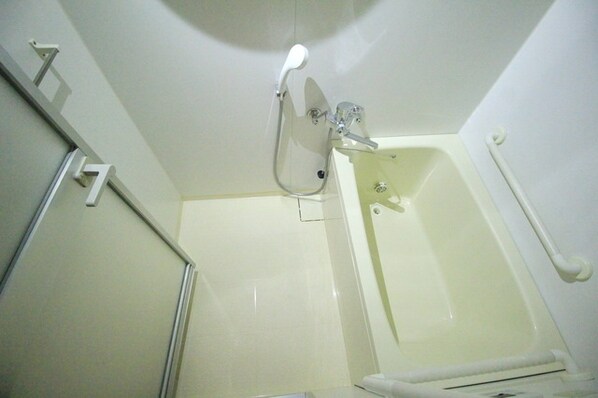 鶴牧ガーデンズの物件内観写真